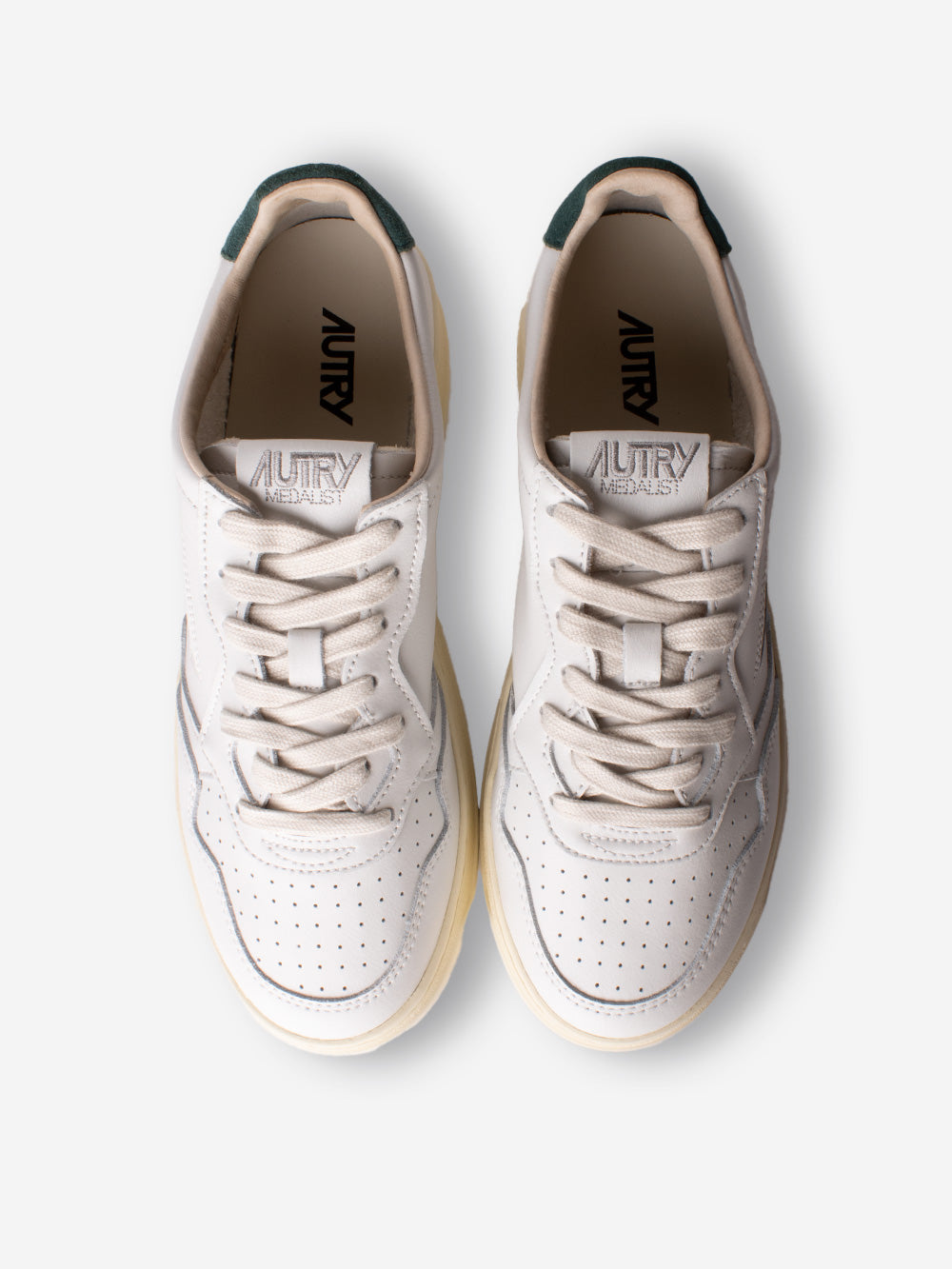 AUTRY M Medalist Low in pelle bianca con logo in suede bianco e talloncino mare Bianco Urbanstaroma