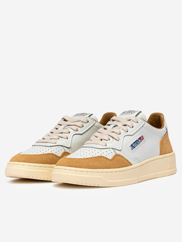 AUTRY M Medalist Low in pelle bianca e suede senape Senape