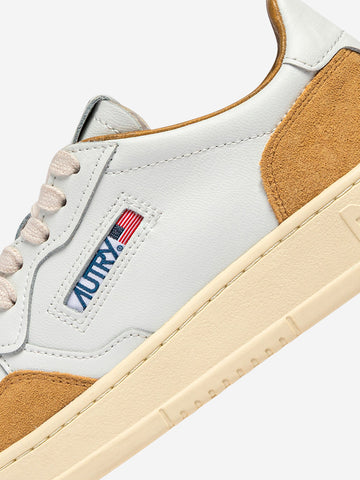 AUTRY M Medalist Low in pelle bianca e suede senape Senape