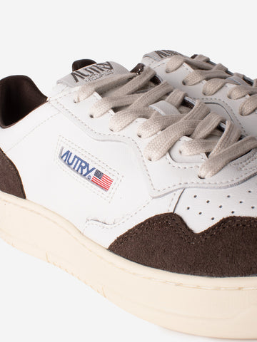AUTRY M Medalist Low in pelle bianca e suede mogano Marrone