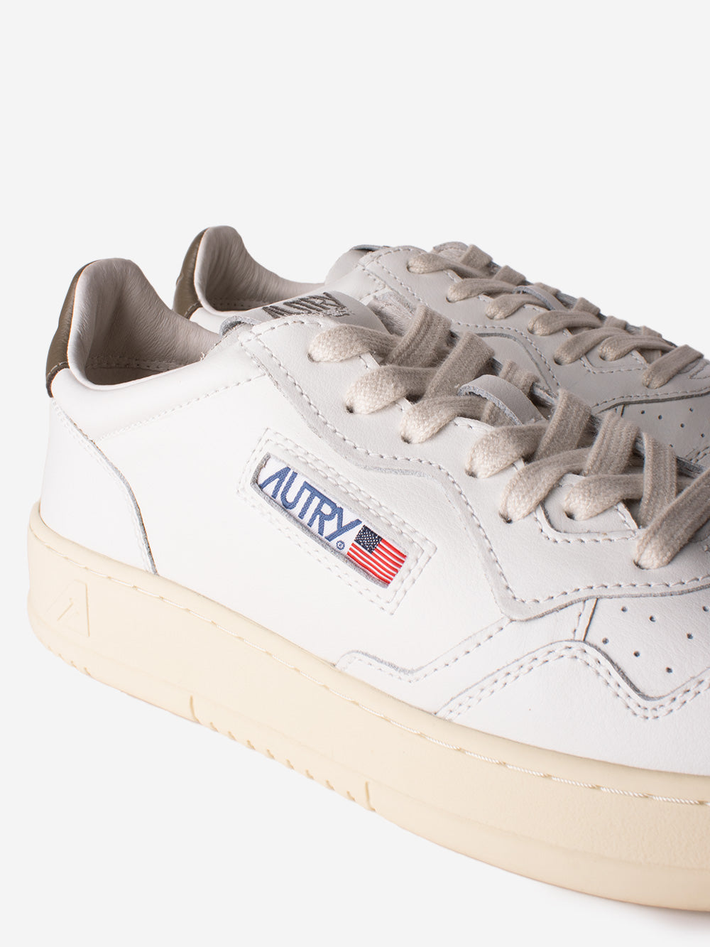 AUTRY M Medalist Low in pelle bianca e talloncino choco Bianco Urbanstaroma