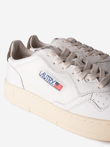AUTRY M Medalist Low in pelle bianca e talloncino choco Bianco