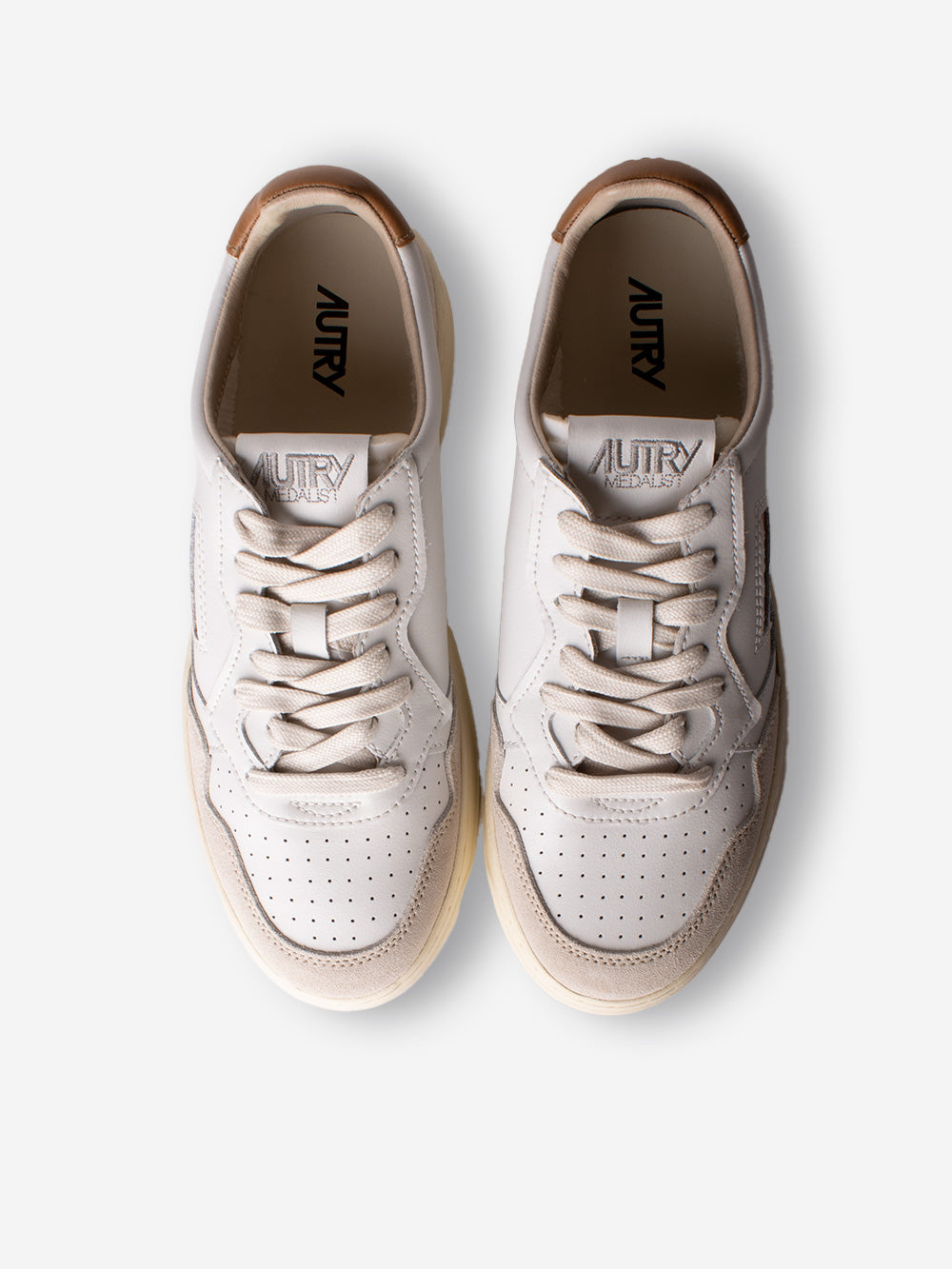 AUTRY M Medalist Low in pelle bianca con suede e talloncino marrone chiaro Beige Urbanstaroma