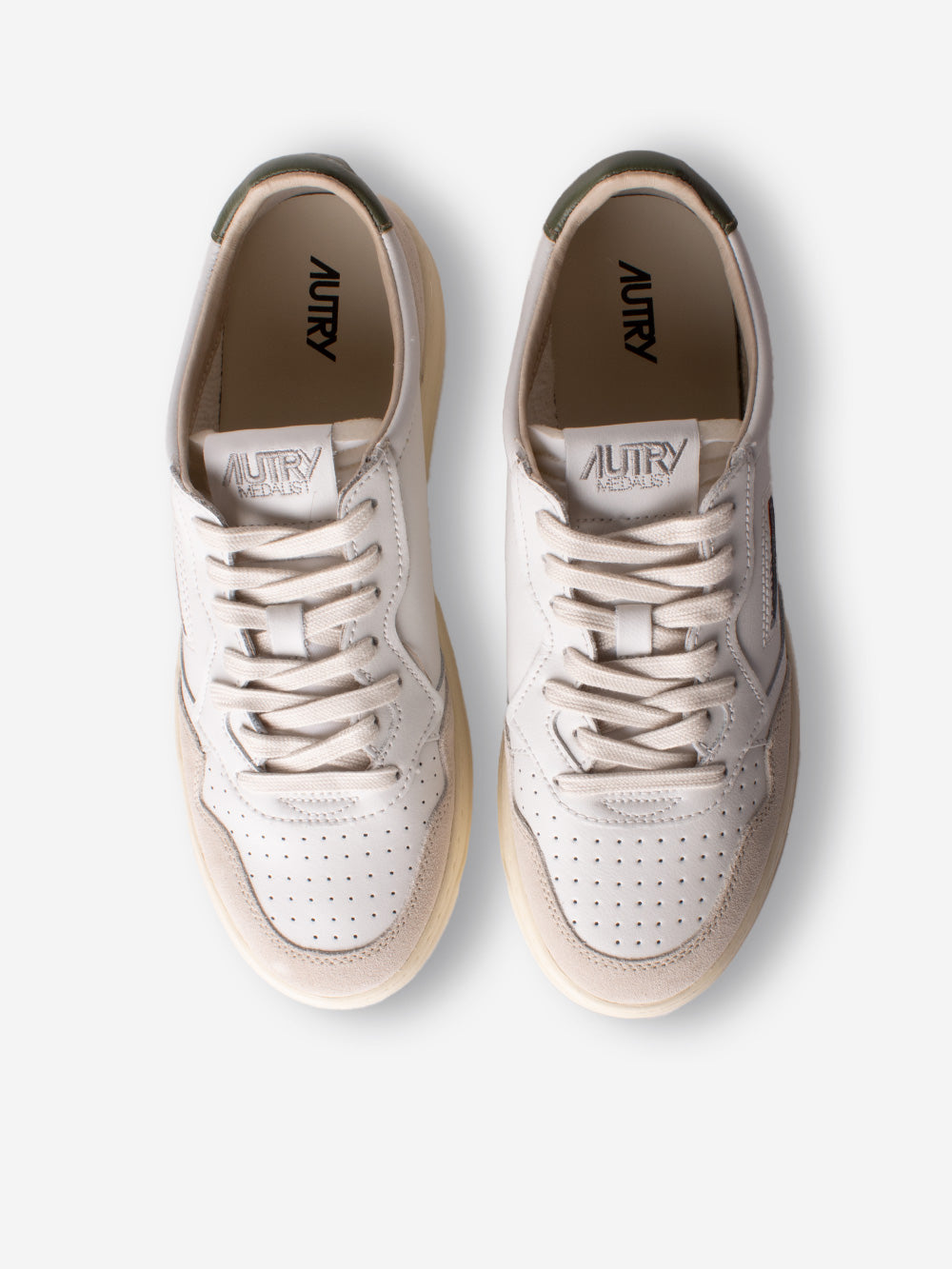 AUTRY M Medalist Low in pelle bianca con suede e talloncino verde Beige Urbanstaroma