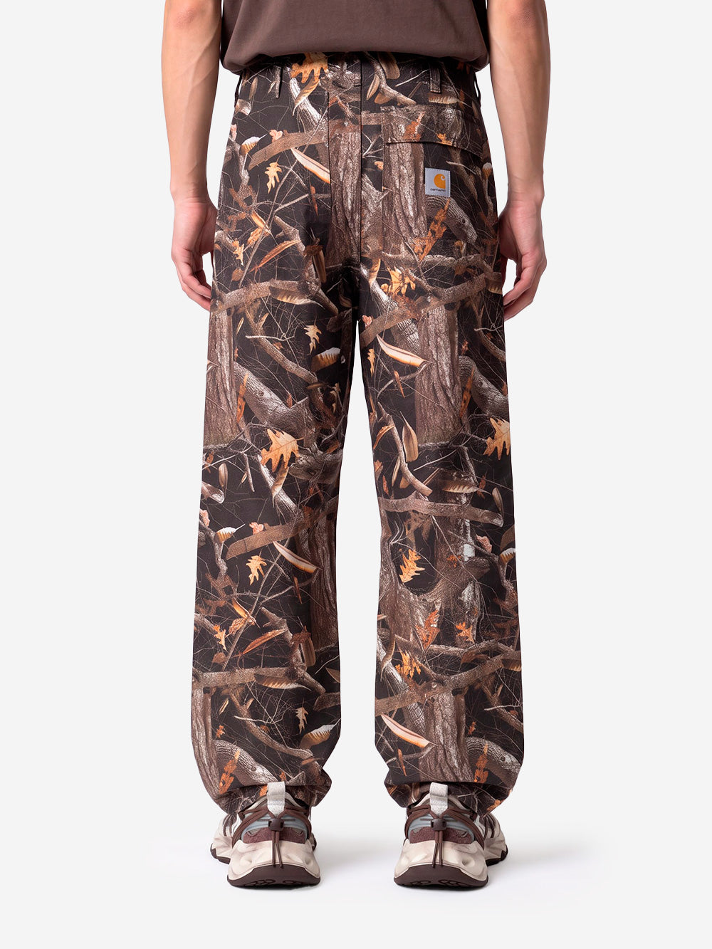 CARHARTT WIP Fletcher Pant con stampa Camo Feather Tree Marrone Urbanstaroma