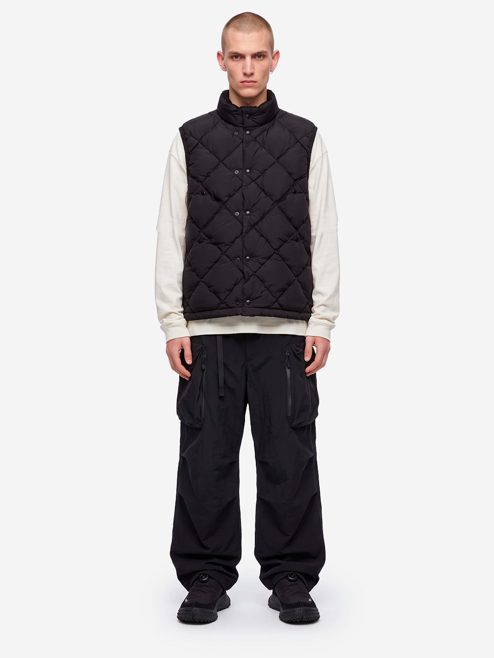 CMF OUTDOOR GARMENT Gilet CMF Woven Down nero Nero Urbanstaroma