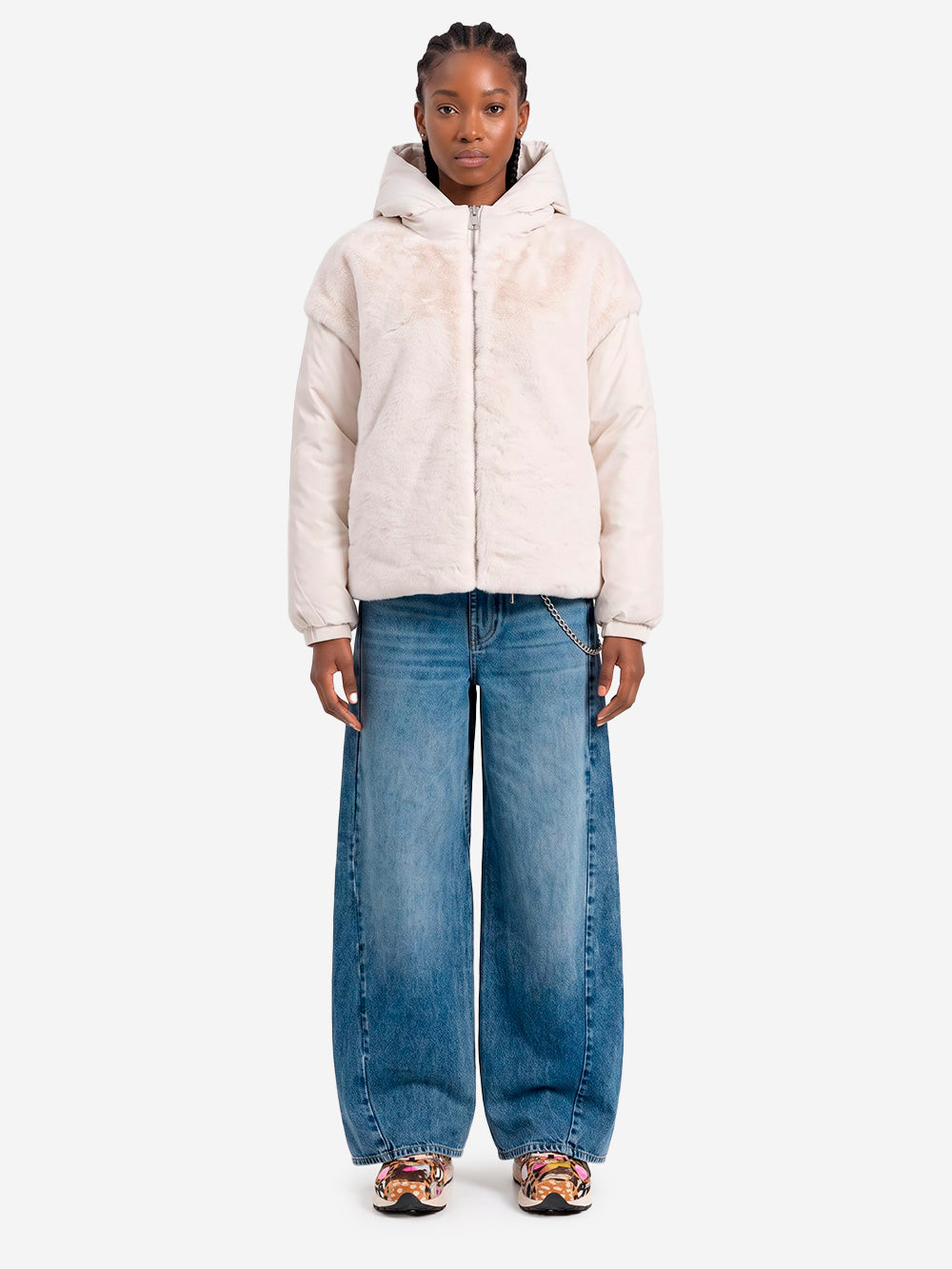 ESSENTIEL ANTWERP Giacca imbottita oversize bianca in pelliccia sintetica con maniche staccabili Off white Urbanstaroma