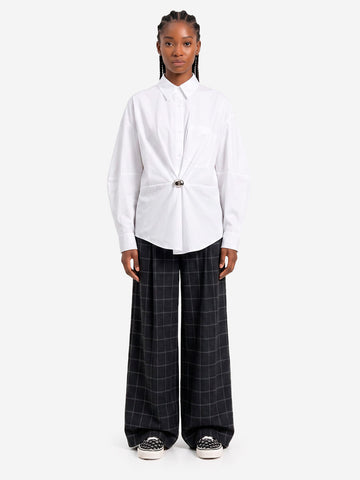 ESSENTIEL ANTWERP Camicia bianca oversize con spilla Bianco