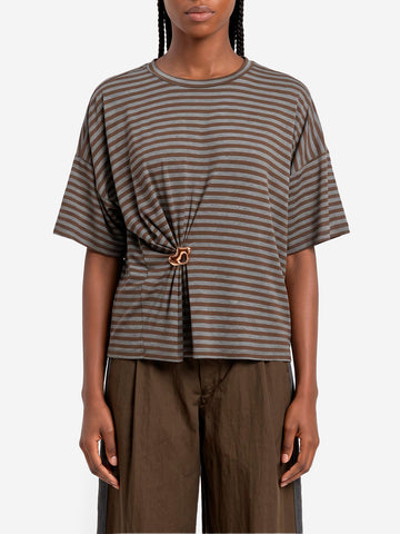 ESSENTIEL ANTWERP T-shirt oversize a righe grigie e cachi con spilla dorata Verde