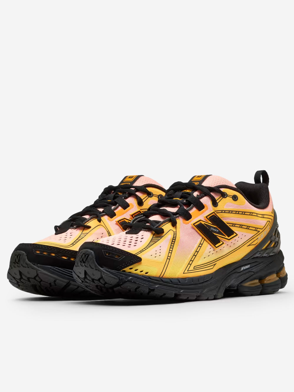 NEW BALANCE 1906E 'Amber Haze Black' arancione Urbanstaroma