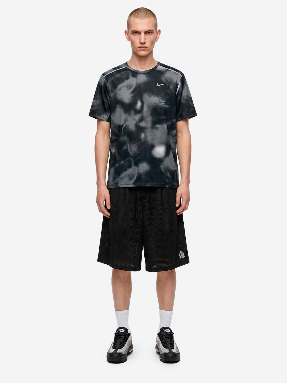 NIKE T-shirt nera a manica corta da running Dri-FIT UV Nero Urbanstaroma
