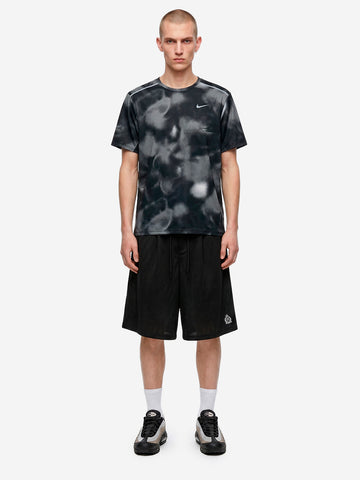 NIKE T-shirt nera a manica corta da running Dri-FIT UV Nero
