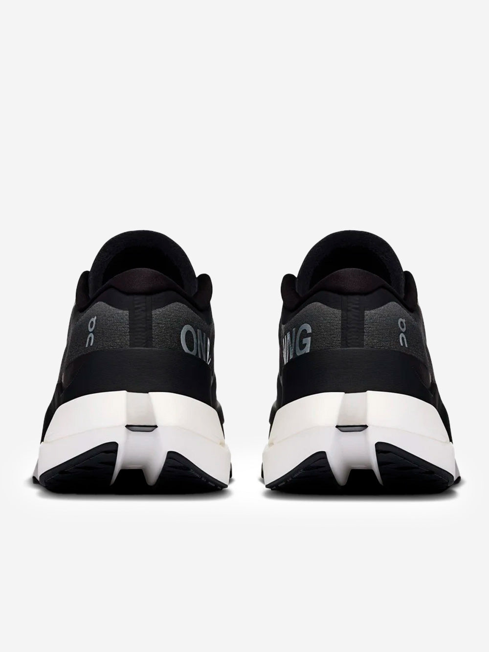 ON Cloudboom Max 'All Black' Nero Urbanstaroma