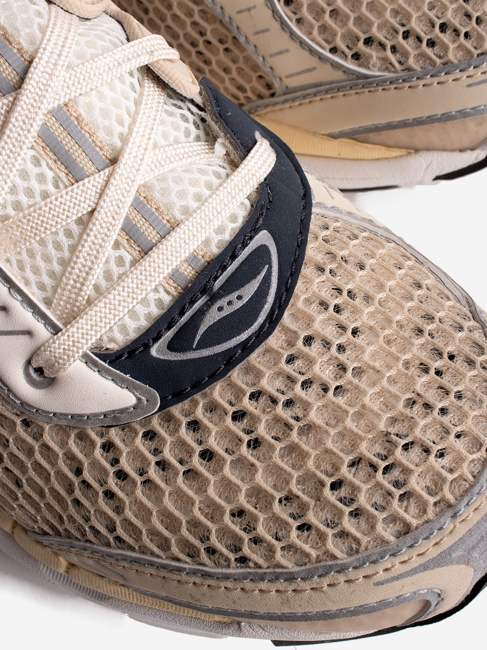 SAUCONY x Highsnobiety Progrid Paramount Beige Urbanstaroma