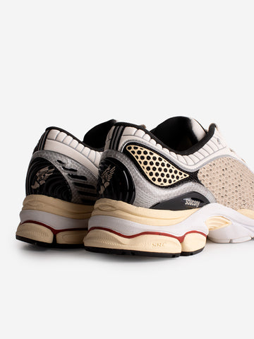 SAUCONY x Highsnobiety Progrid Paramount Beige