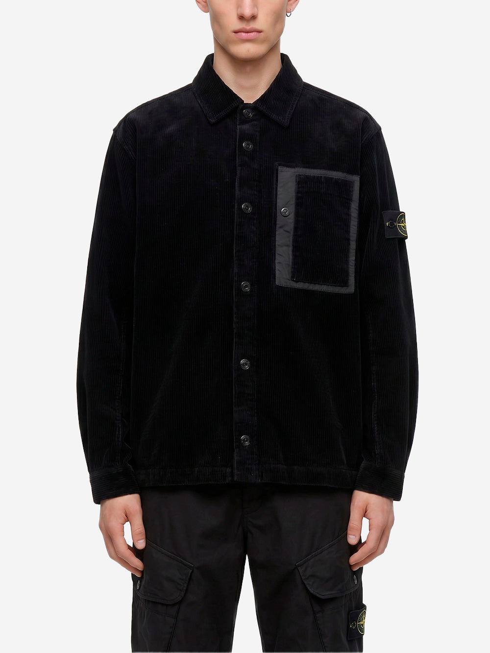 STONE ISLAND Overshirt nera in corduroy di cotone con tasca e badge Nero Urbanstaroma