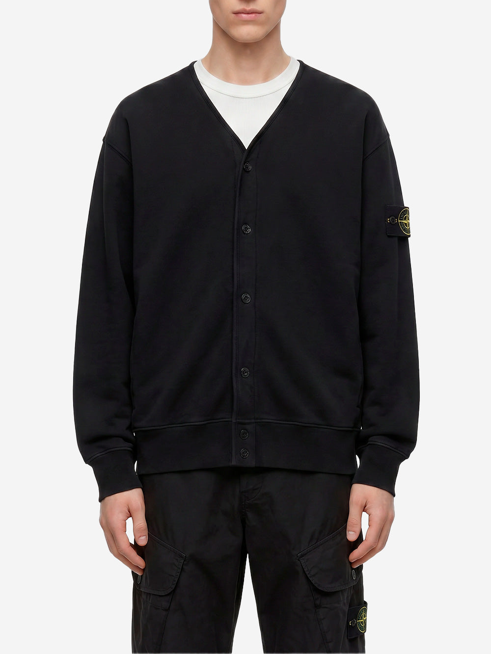 STONE ISLAND Felpa cardigan in pile di cotone con badge e scollo a V Nero Urbanstaroma