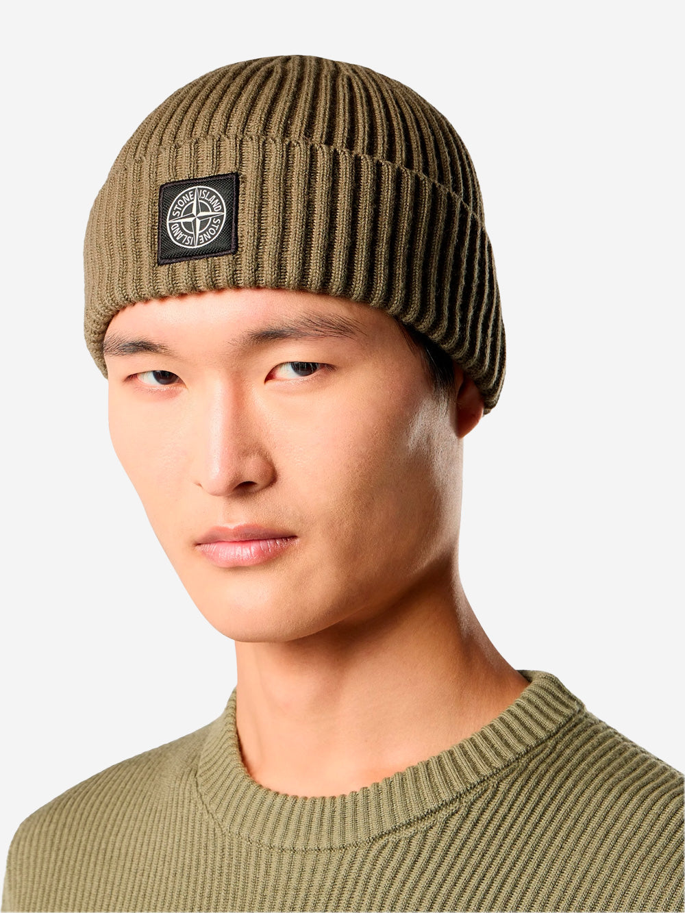 STONE ISLAND Beanie verde in lana Geelong a costine con badge Verde Urbanstaroma