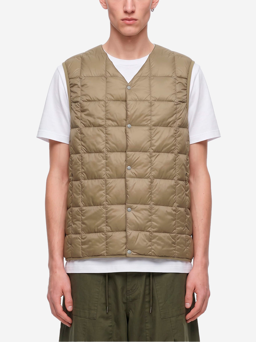 TAION Gilet khaki imbottito in piuma con scollo a V Beige scuro Urbanstaroma