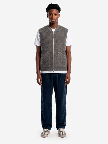UNIVERSAL WORKS Gilet grigio in fleece di lana con zip Grigio