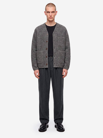 UNIVERSAL WORKS Cardigan grigio in fleece di lana con tasche applicate Grigio