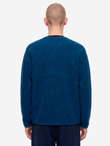 UNIVERSAL WORKS Cardigan indigo in fleece di lana con tasche applicate Blu
