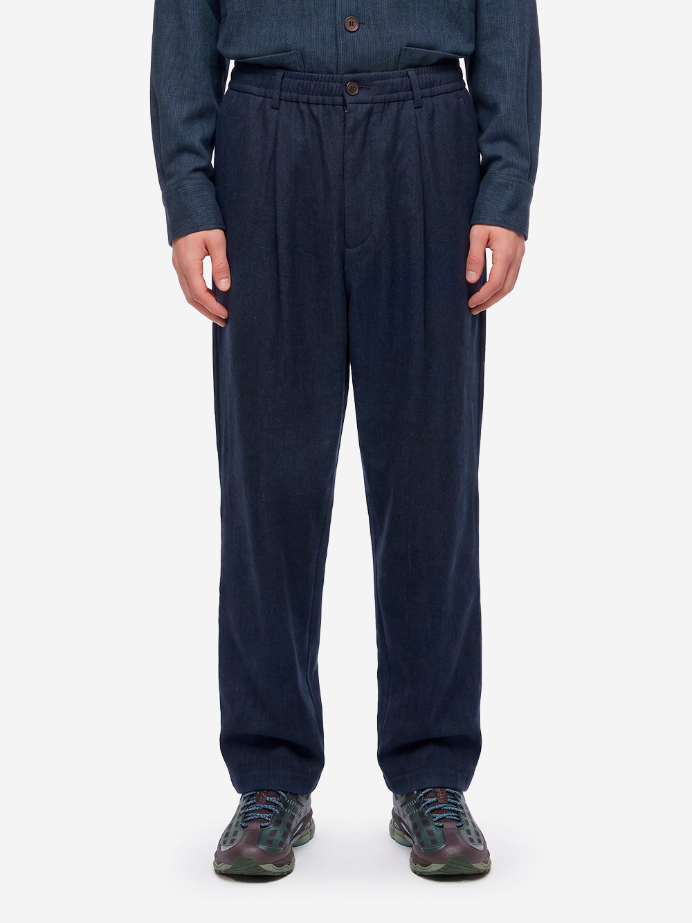 UNIVERSAL WORKS Pantaloni Wool Herringbone Pleated navy Blu scuro Urbanstaroma