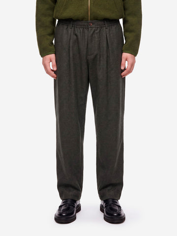 UNIVERSAL WORKS Pantaloni Wool Herringbone Pleated oliva Verde Oliva