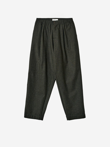 UNIVERSAL WORKS Pantaloni Wool Herringbone Pleated oliva Verde Oliva
