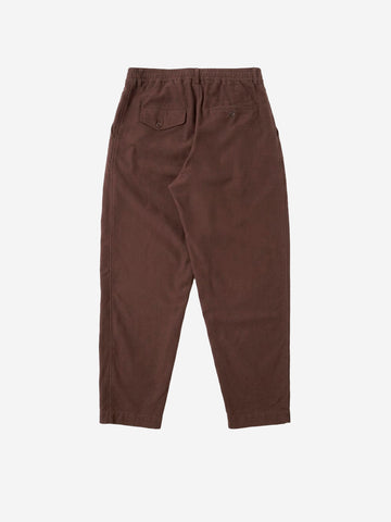 UNIVERSAL WORKS Pantaloni Comfort Moleskin marroni con pinces Marrone