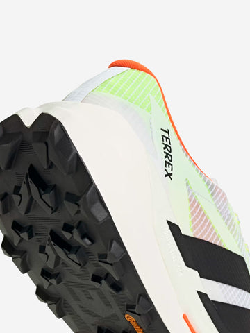 ADIDAS ORIGINALS Terrex Agravic TT trail running bianche e nere con 'Impact Orange' Bianco arancio