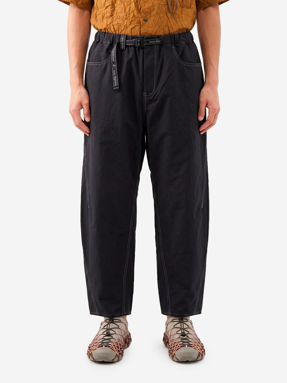 AND WANDER Pantaloni ampi neri in tessuto Ottoman Nero Urbanstaroma