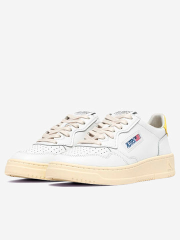 AUTRY M Medalist Low in pelle bianca con giallo Bianco giallo