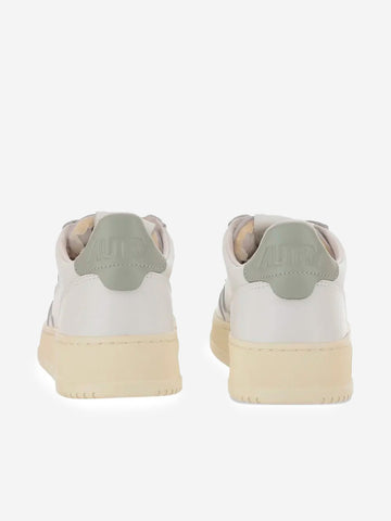 AUTRY Medalist Low in pelle bianca con verde salvia Bianco verde