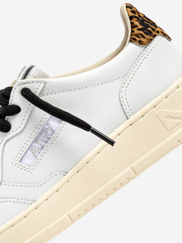 AUTRY W Medalist Low in pelle bianca e leopard Bianco
