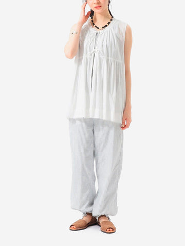 BEAMS BOY Camicia senza maniche bianca in sheer di cotone con lacci e pieghe Bianco