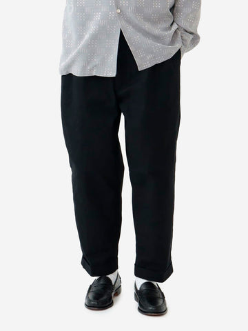 BEAMS PLUS Pantaloni tapered neri 2 pleats in twill Nero