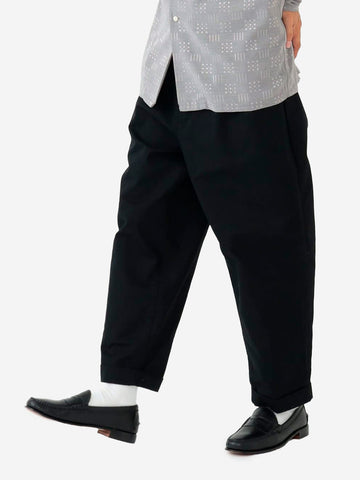 BEAMS PLUS Pantaloni tapered neri 2 pleats in twill Nero