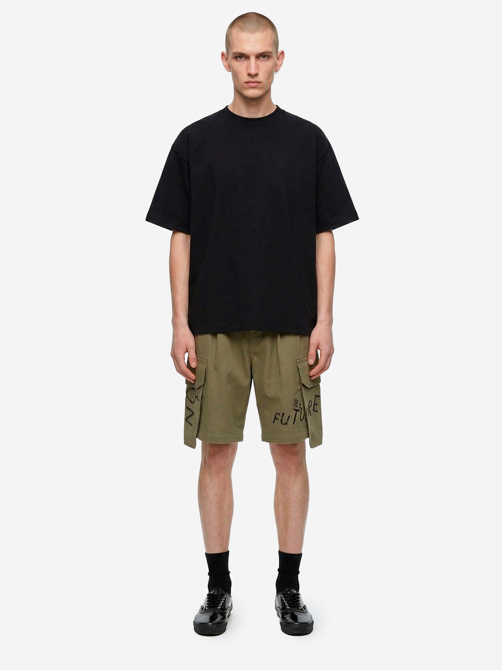 COMME DES GARCONS SHIRT Shorts khaki con tasche cargo wide e grafiche Verde Urbanstaroma