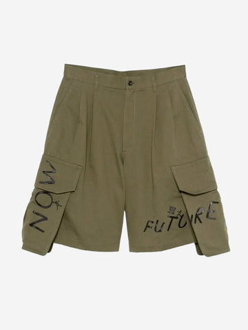 COMME DES GARCONS SHIRT Shorts khaki con tasche cargo wide e grafiche Verde