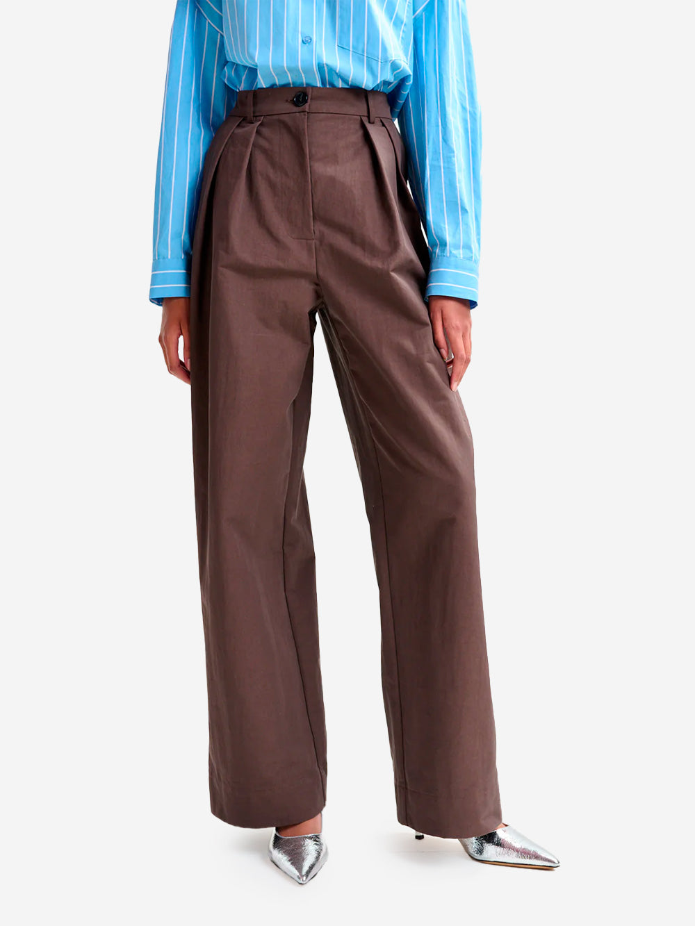 ESSENTIEL ANTWERP Pantaloni marroni a gamba larga in misto cotone con pieghe in vita Cioccolato Urbanstaroma