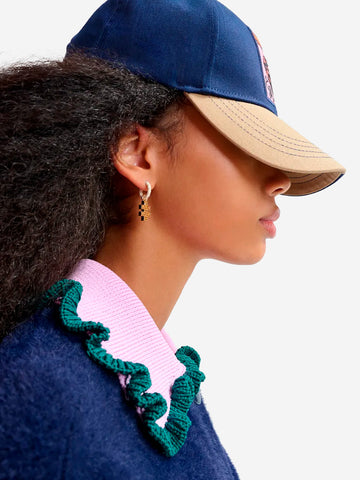 ESSENTIEL ANTWERP Orecchini a cerchio bianco e oro con pendenti a forma di pipistrello e puzzle Multicolor