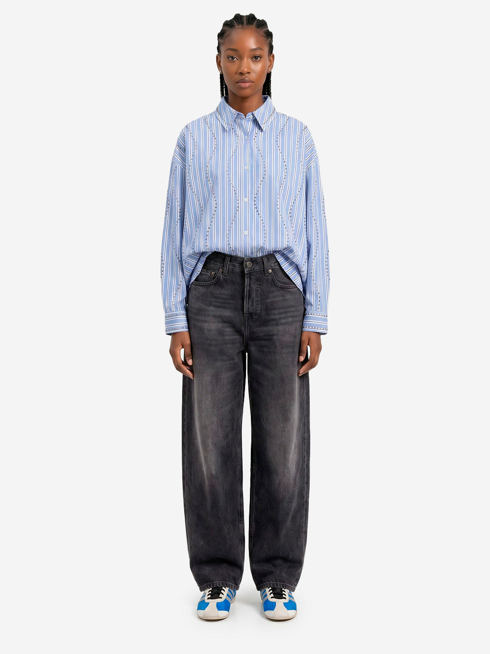 ESSENTIEL ANTWERP Camicia oversize a righe bianche e azzurre con decorazioni a borchie Blu Urbanstaroma