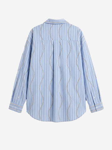 ESSENTIEL ANTWERP Camicia oversize a righe bianche e azzurre con decorazioni a borchie Blu