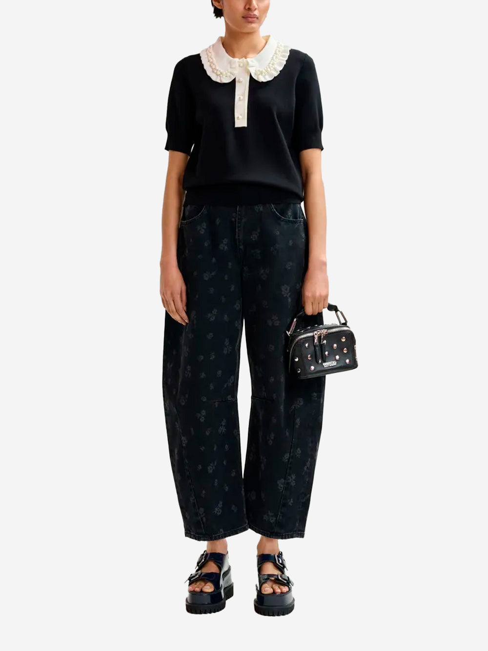 ESSENTIEL ANTWERP Polo in maglia sottile nera e avorio con volant e decorazioni in perline Nera bianca Urbanstaroma