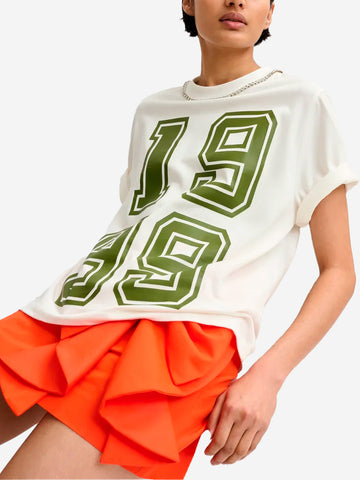 ESSENTIEL ANTWERP T-shirt in cotone avorio con scollo impreziosito da strass e stampa numerica verde Bianca verde
