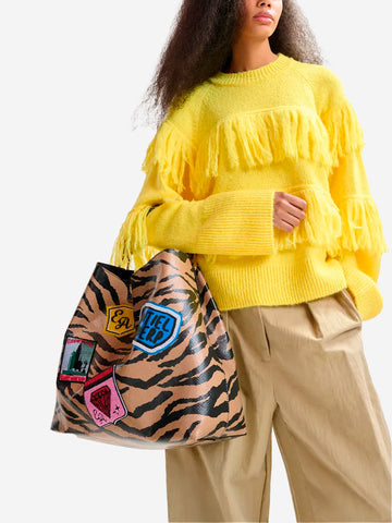 ESSENTIEL ANTWERP Borsa shopper lucida con stampa tigrata e toppe applicate Maculato