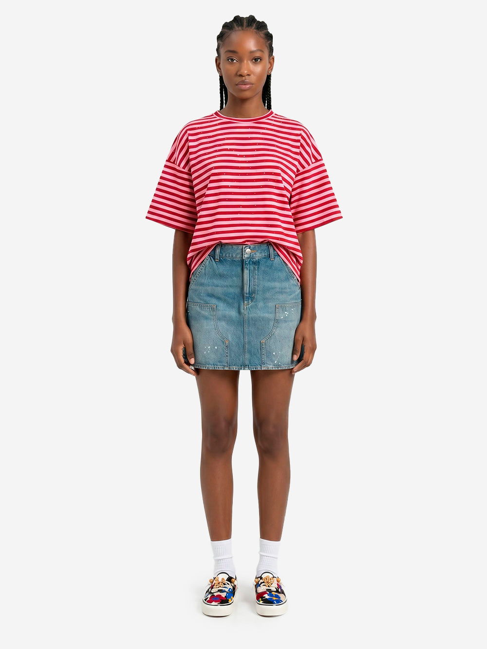 ESSENTIEL ANTWERP T-shirt oversize in cotone a righe bianche e nere impreziosita da strass Rosa rossa Urbanstaroma