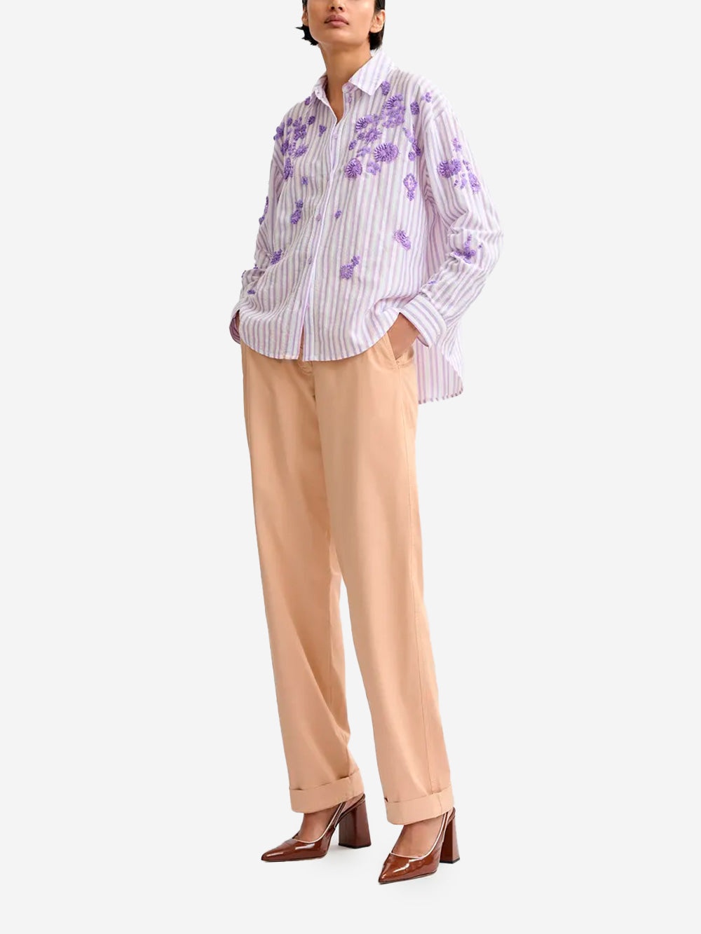 ESSENTIEL ANTWERP Camicia in cotone a righe viola e avorio con decorazioni floreali di paillettes e perline Bianca lilla Urbanstaroma