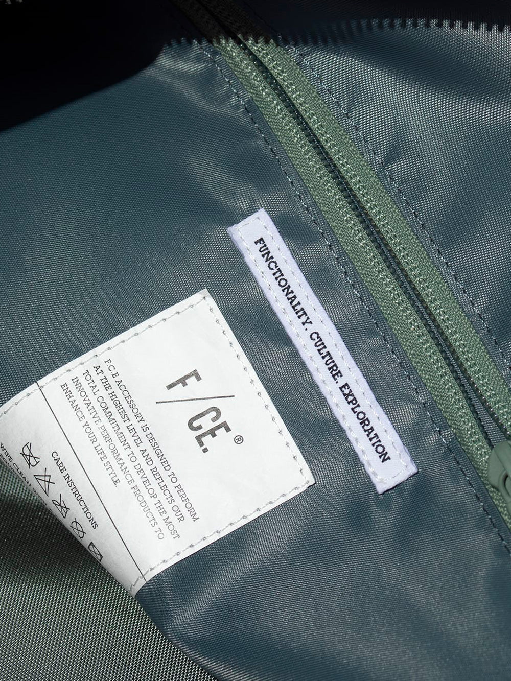 F/CE 2WAY Tote a spalla in nylon verde (28L) Verde Urbanstaroma